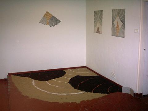 12 Sandpainting at RKZ with drawings.jpg